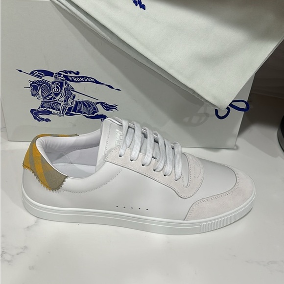 Burberry checkered sneakers - Picture 1 of 5